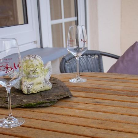Ferienwohnung Weingut Kdm Krov Bagian luar foto