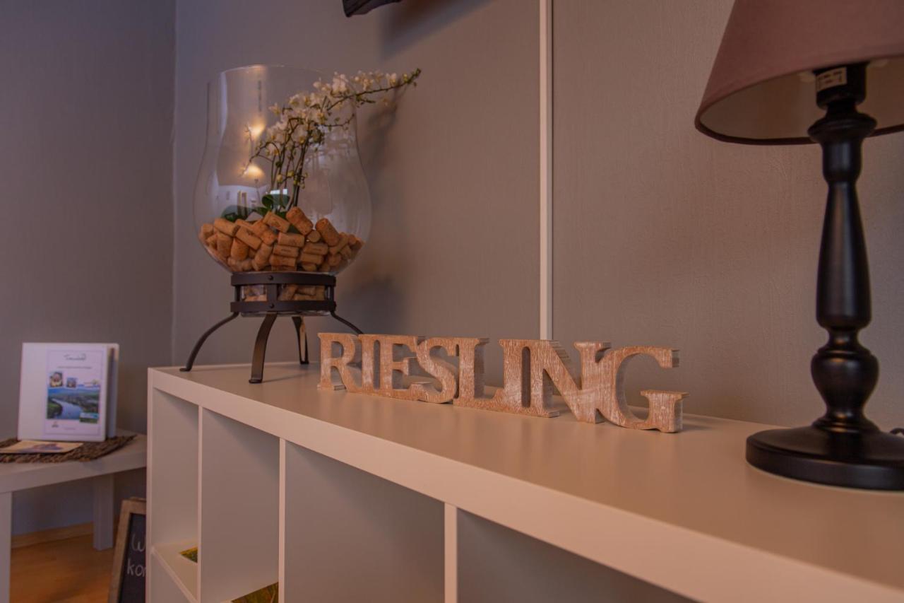 Ferienwohnung Weingut Kdm Krov Bagian luar foto