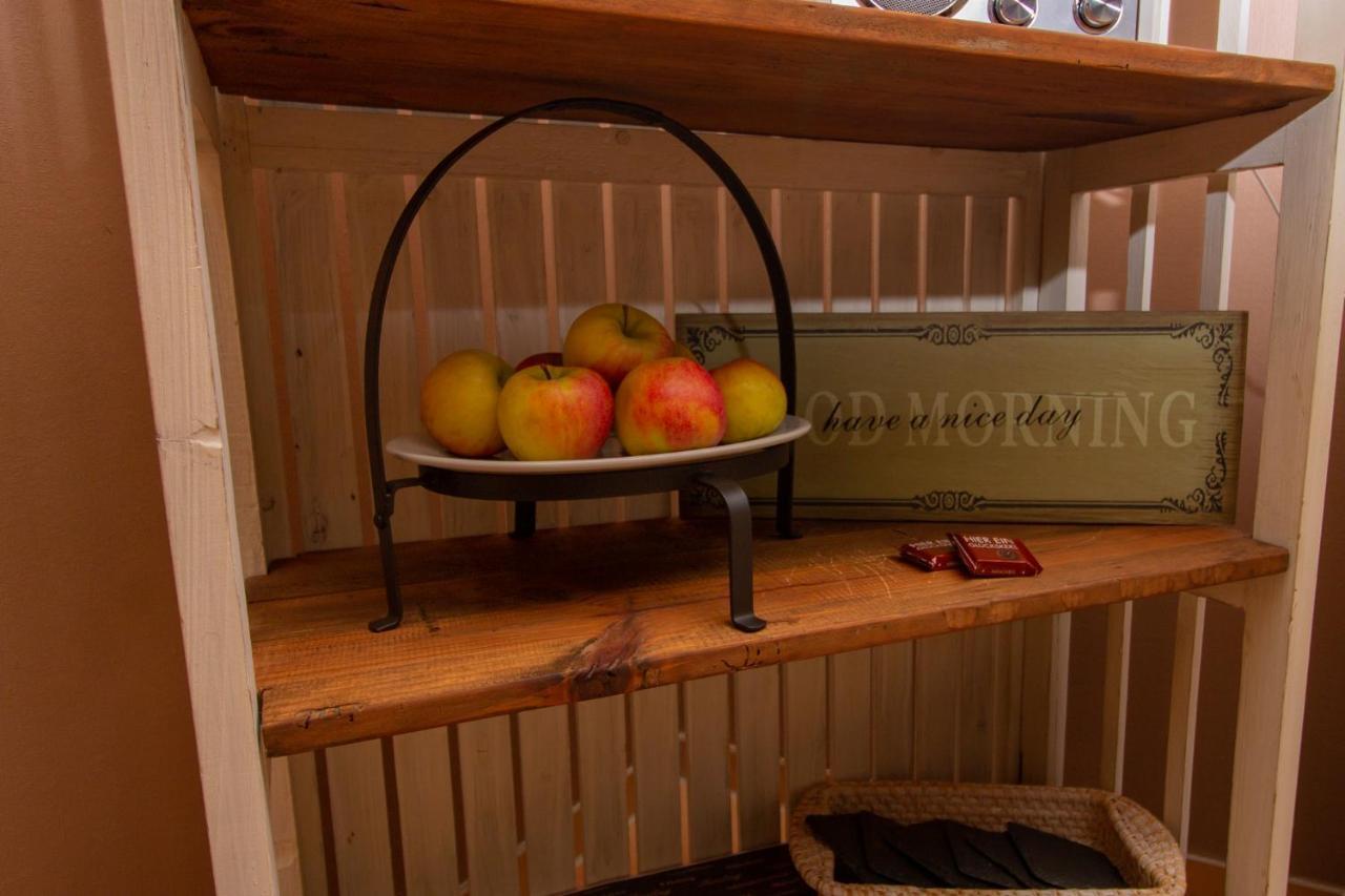 Ferienwohnung Weingut Kdm Krov Bagian luar foto