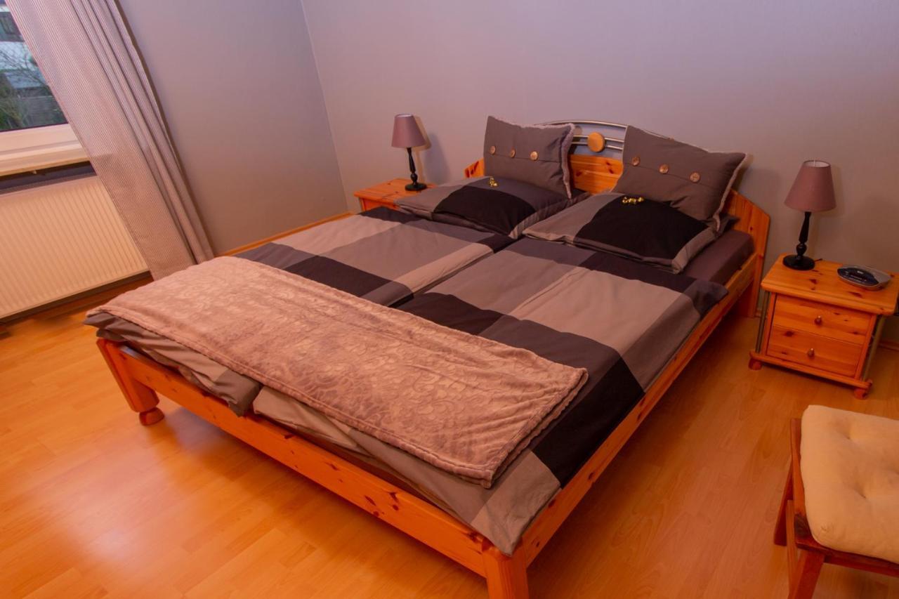 Ferienwohnung Weingut Kdm Krov Bagian luar foto
