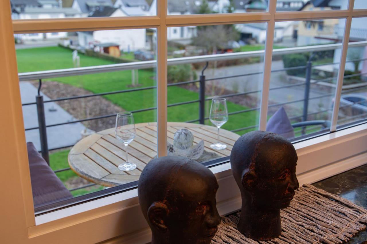 Ferienwohnung Weingut Kdm Krov Bagian luar foto