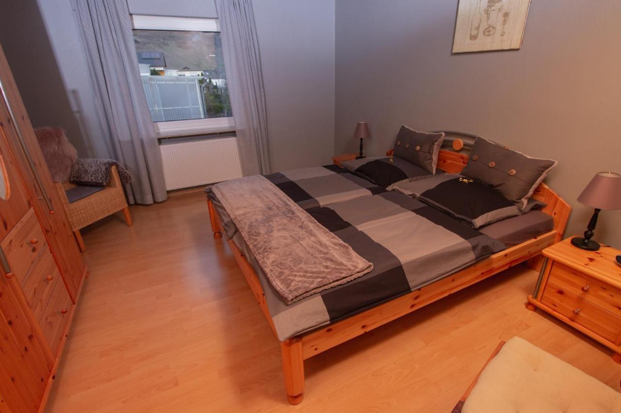 Ferienwohnung Weingut Kdm Krov Bagian luar foto