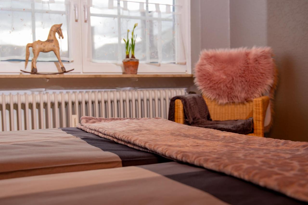 Ferienwohnung Weingut Kdm Krov Bagian luar foto