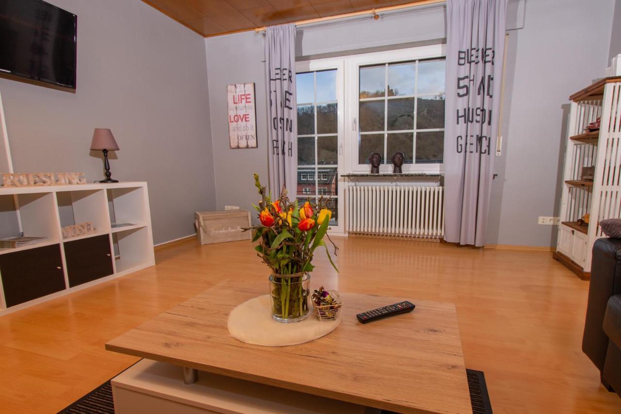 Ferienwohnung Weingut Kdm Krov Bagian luar foto