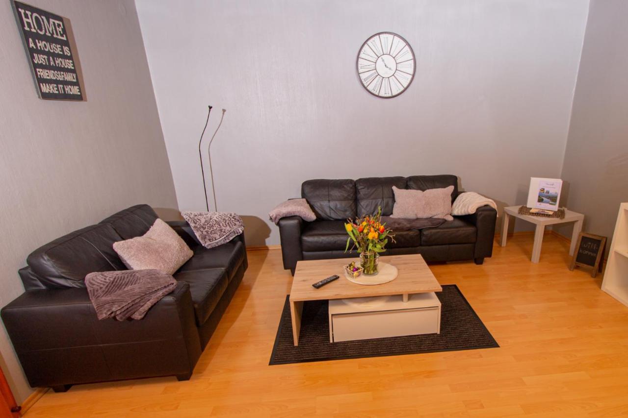 Ferienwohnung Weingut Kdm Krov Bagian luar foto