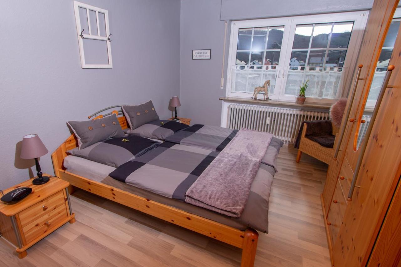 Ferienwohnung Weingut Kdm Krov Bagian luar foto